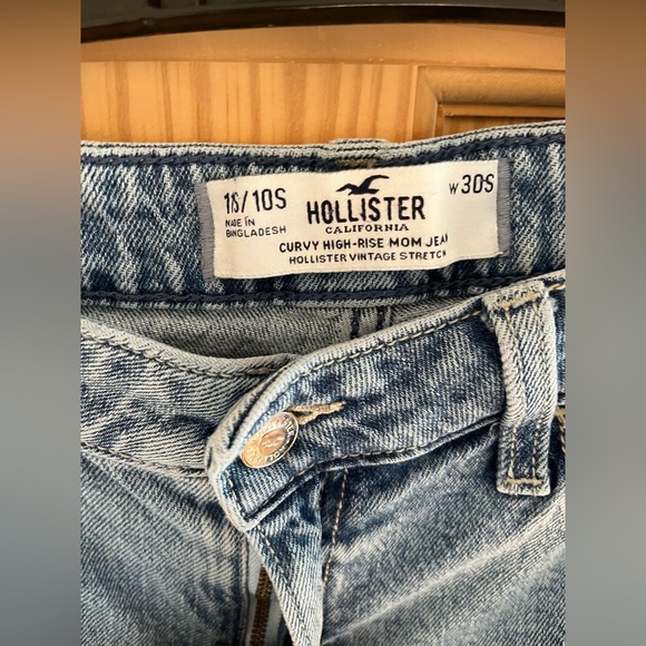 Hollister Curvy High Rise Vintage Stretch Mom Jean Size 30 - Picture 4 of 5